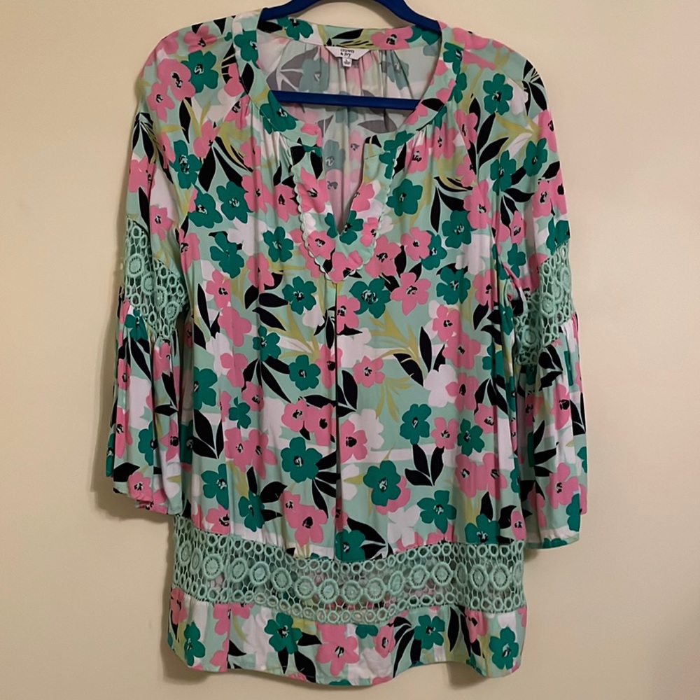 crown & ivy green floral blouse